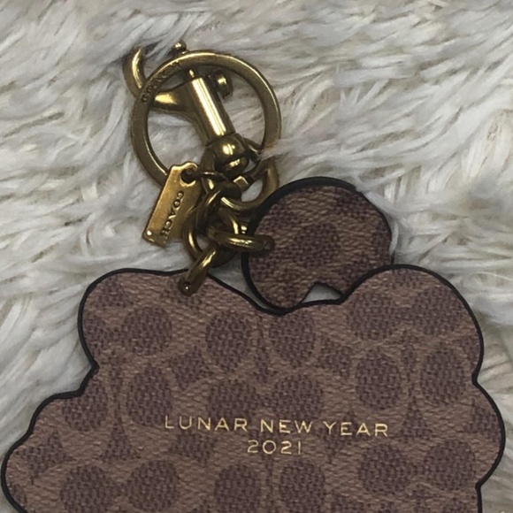 coach cow keychain bag charm - Picture 2 of 4